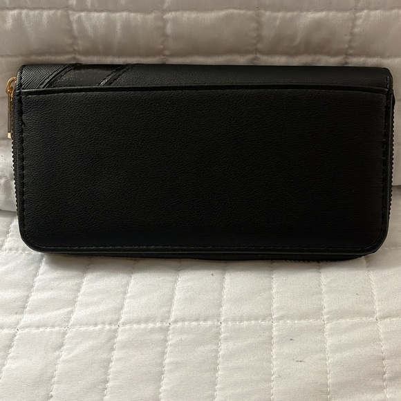 🔥🔥🔥Rampage Black Fabric w/Vegan Leather Accents Wallet w/4 Interior Sections - Picture 3 of 7